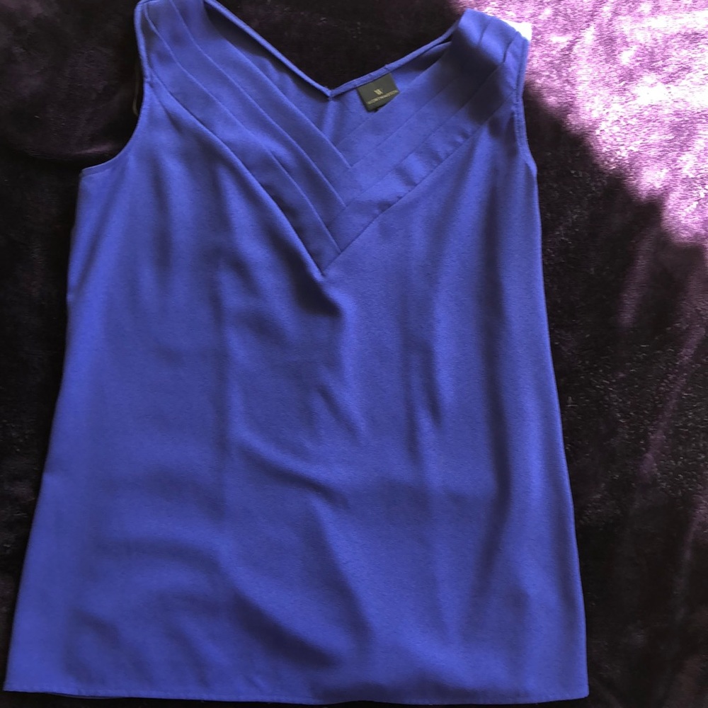 Sleveless blue blouse. EXCELLENT condition